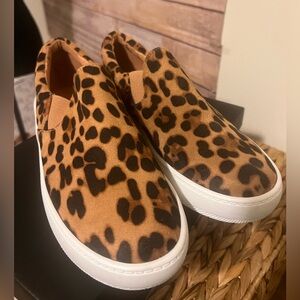 Brand New! Lulu’s Slip on sneaker